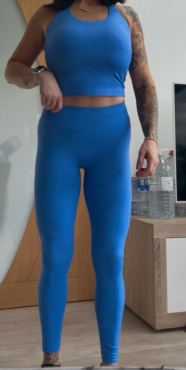VERA customer wearing Halter Neck Backless Sports Set