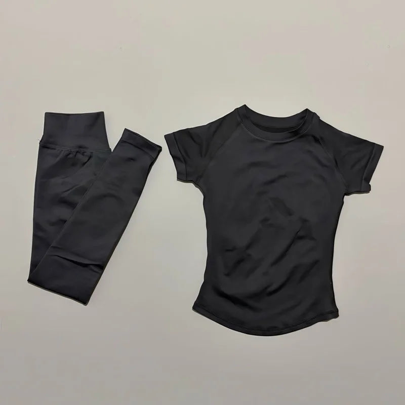Elevate Your Workout with the 2-Piece Women's Yoga Sports Set - Seamless Comfort & Style for Fitness Enthusiasts