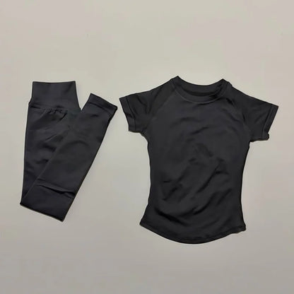 Elevate Your Workout with the 2-Piece Women's Yoga Sports Set - Seamless Comfort & Style for Fitness Enthusiasts