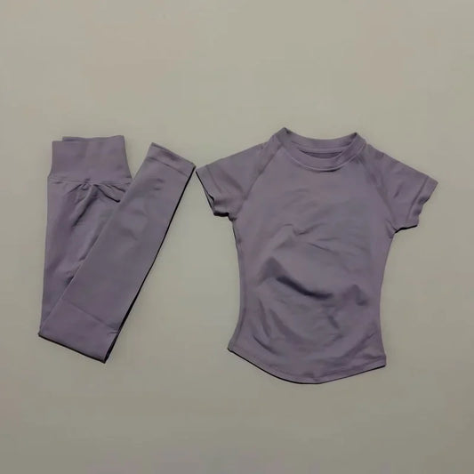 Elevate Your Workout with the 2-Piece Women's Yoga Sports Set - Seamless Comfort & Style for Fitness Enthusiasts